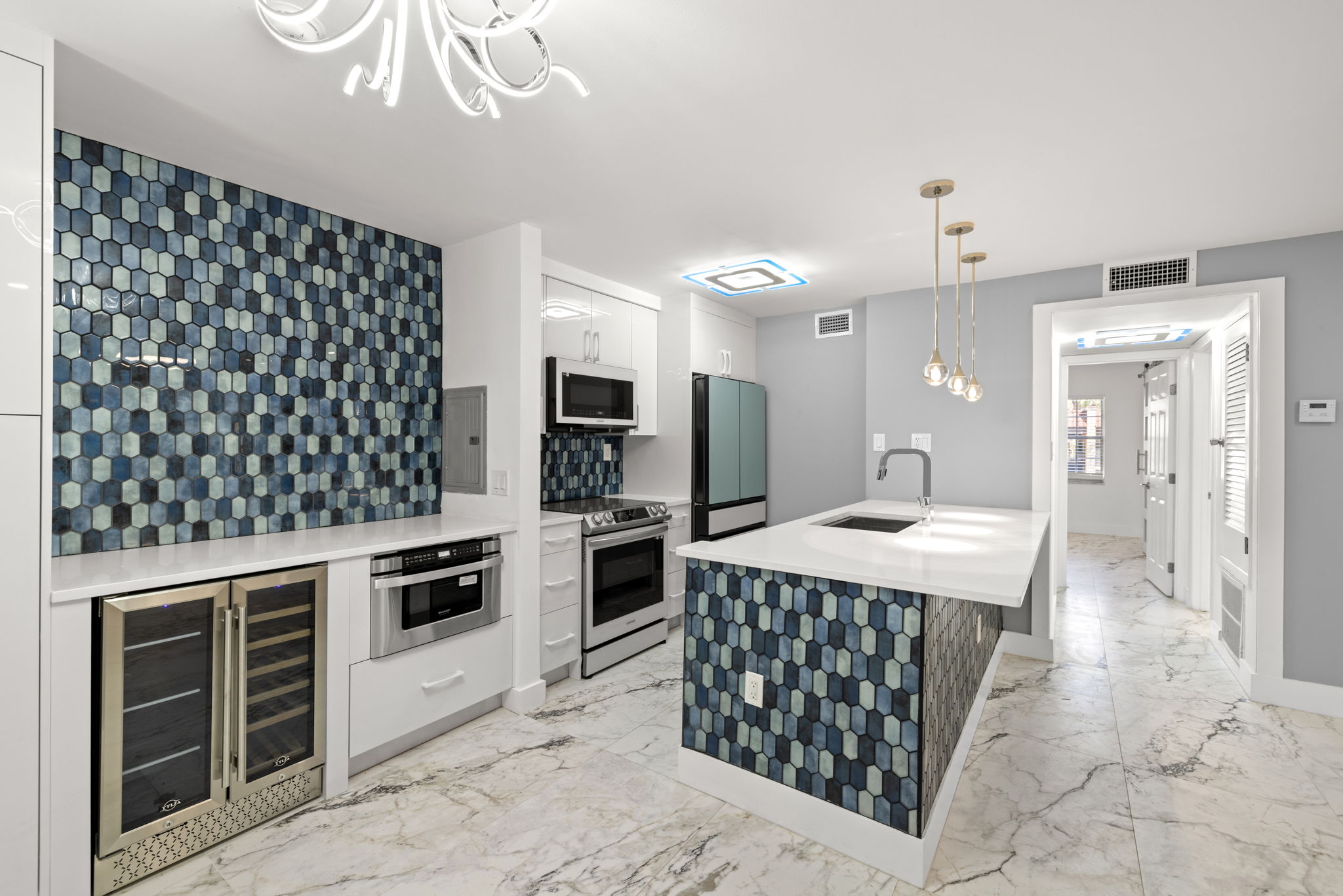 106 Alameda Court - 240